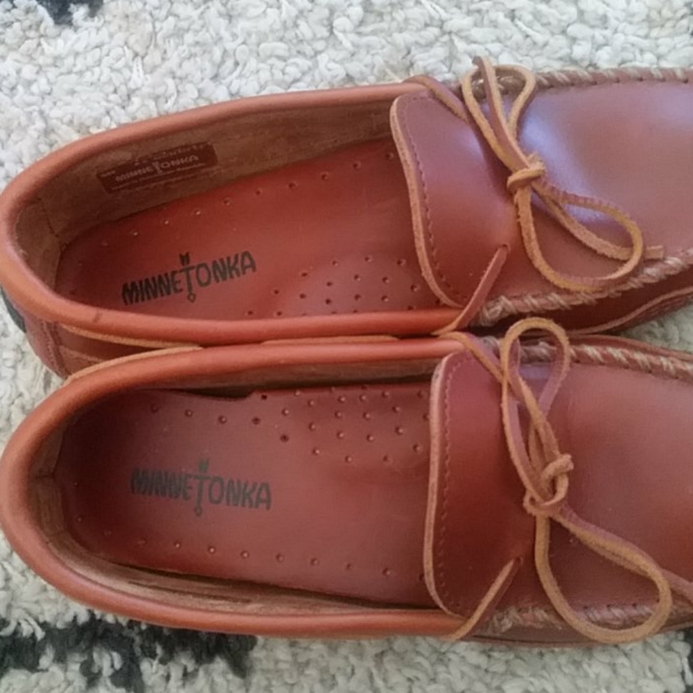 SOLD🛑 MINNETONKA LEATHER MOCCASINS - Picture 4 of 8